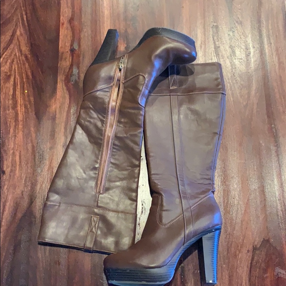 Tall Brown Boots! 👢🍂 just in time for fall!